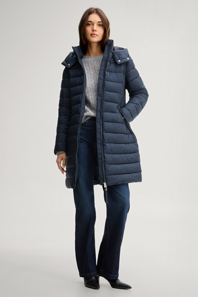 Führt zu Produktdetailseite „Steppmantel mit Kapuze in Navy"