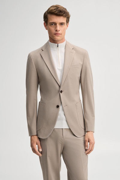 Leads to product detail page "Modular blazer in beige"