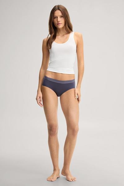 Leads to product detail page "Pack of 3 briefs in black, blue and pink"