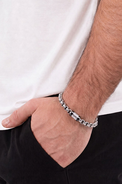 Führt zu Produktdetailseite „Armband in Gun/Silber"