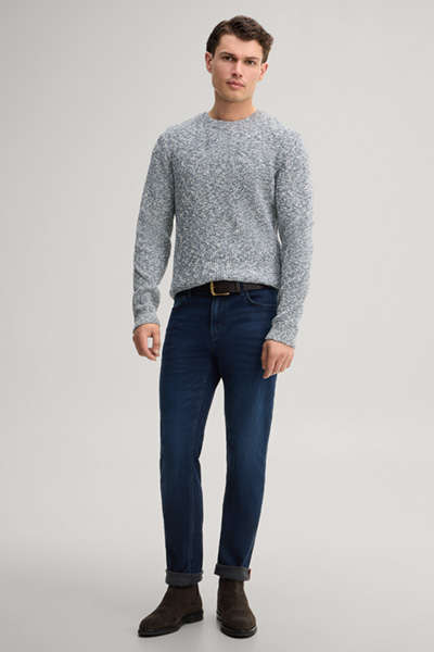 Leads to product detail page "Blue stretch five-pocket jeans"