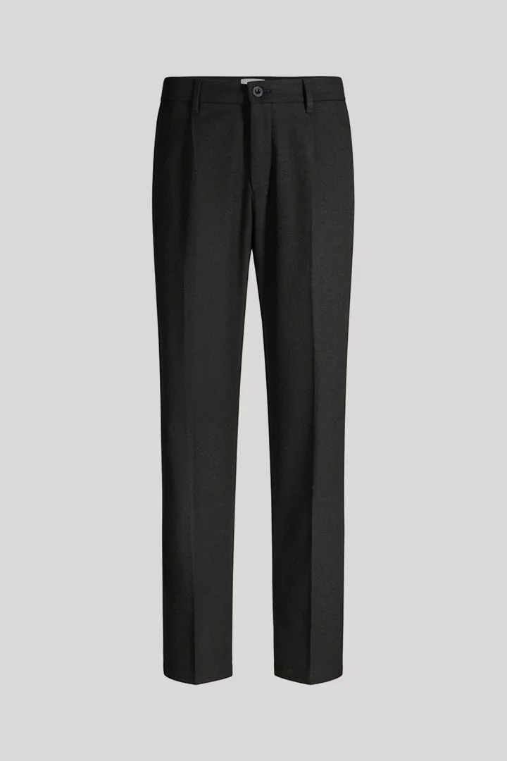 Black pleated trousers