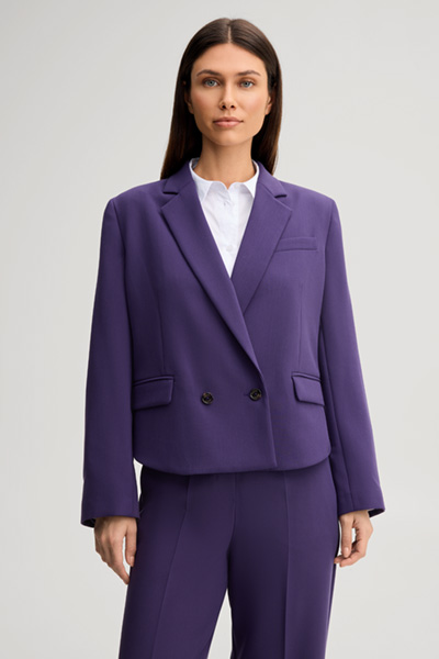 Leads to product detail page "Double-breasted blazer in purple"