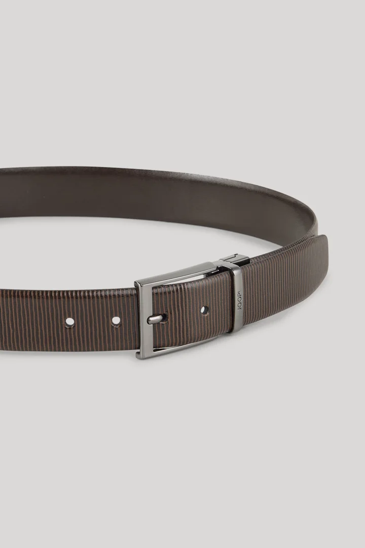 Leads to product detail page "Reversible Belt in Dark Brown"