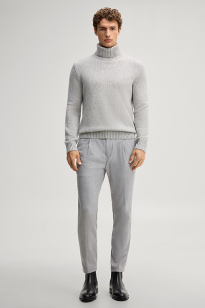 Leads to product detail page "Light grey woollen turtleneck jumper"