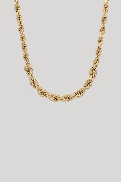 Leads to product detail page "Gold necklace"