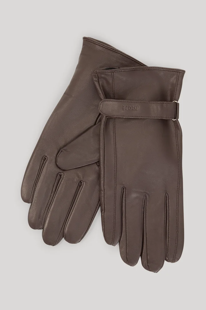 Leads to product detail page "Gloves in Dark Brown"