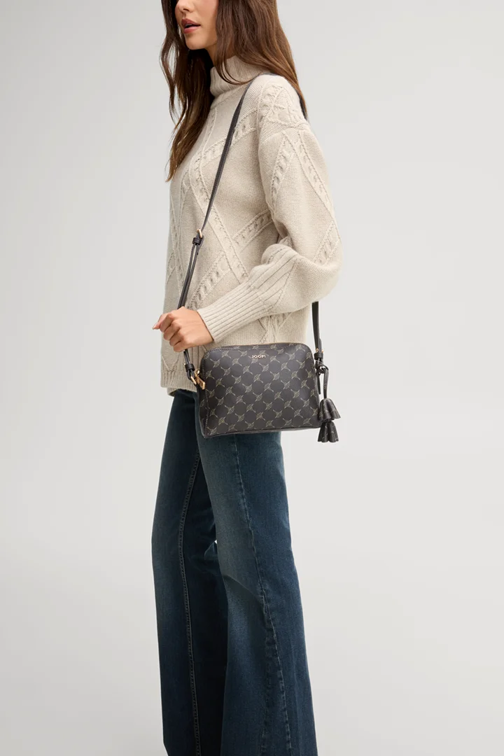 Leads to product detail page "Cortina Cloe shoulder bag in brown"