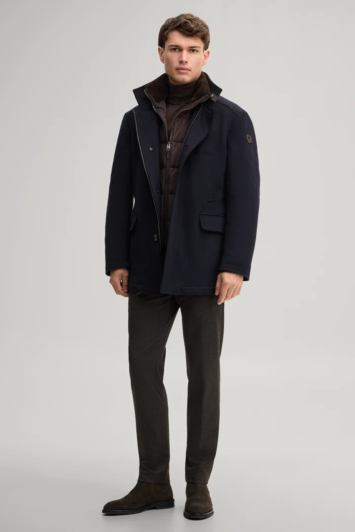 JOOP! präsentiert das Produkt Jacke aus Wollmix mit Inlay in Navy aus der Kategorie Jacken & Mäntel als Outfit