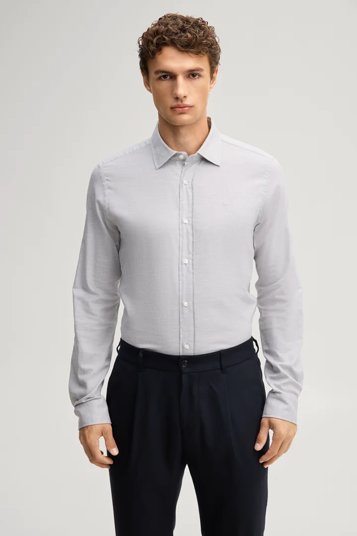 Leads to product detail page "Light grey cotton shirt"