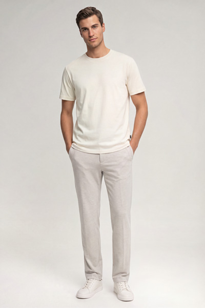 Leads to product detail page "Priamo T-shirt in Off-white"