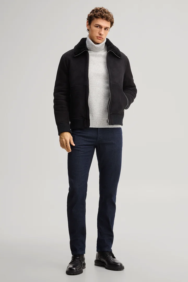 Leads to product detail page "Black lamb suede jacket"