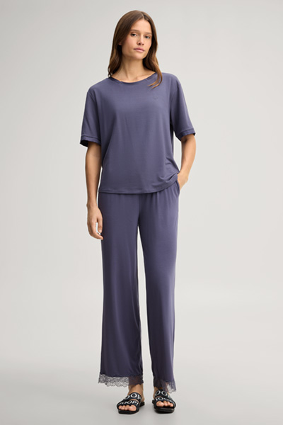 Leads to product detail page "Grey loungewear t-shirt"