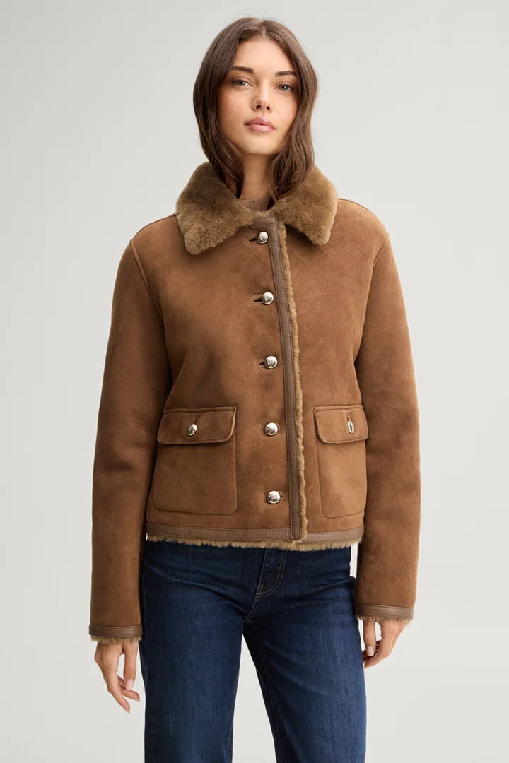 Leads to product detail page "Brown lambskin shirt jacket"