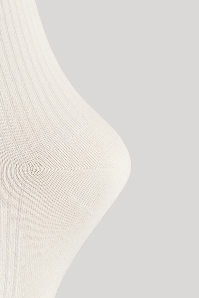 Leads to product detail page "‘For your daily glam’ socks in offwhite"