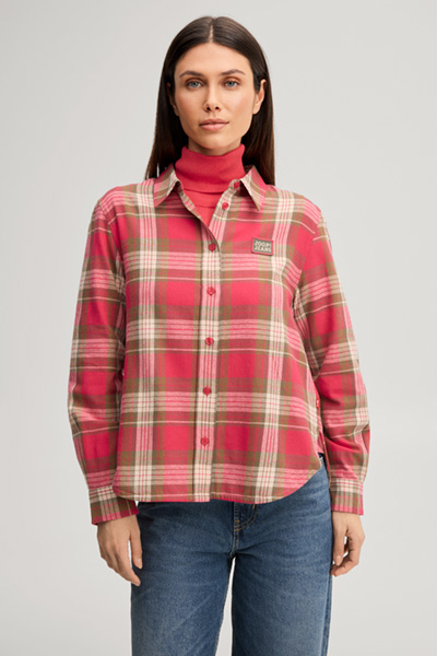 Leads to product detail page "Cotton shirt in pink and olive chequered pattern"