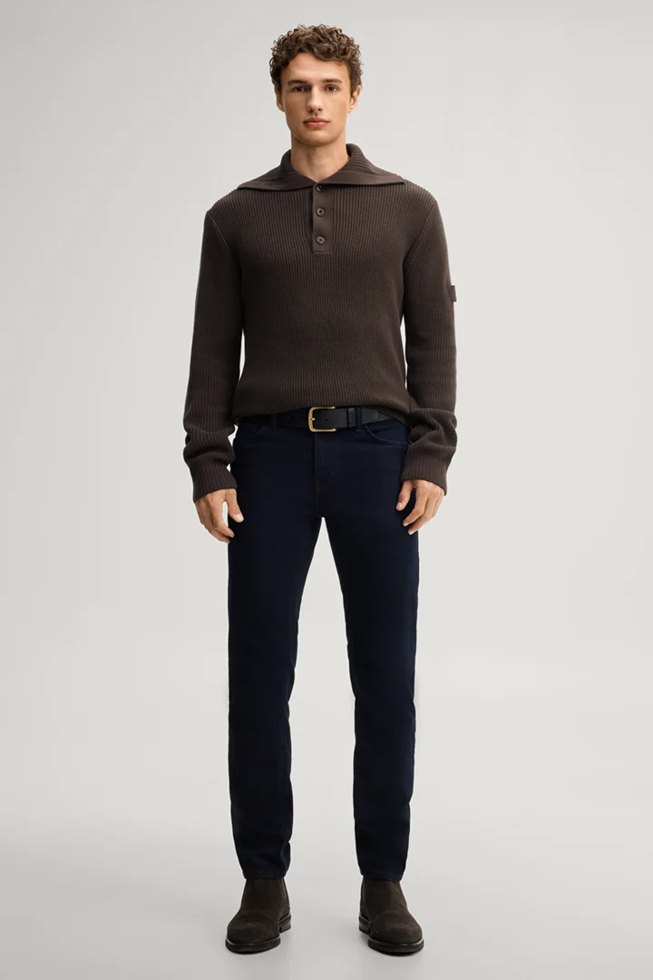 Leads to product detail page "Dark brown cotton jumper"
