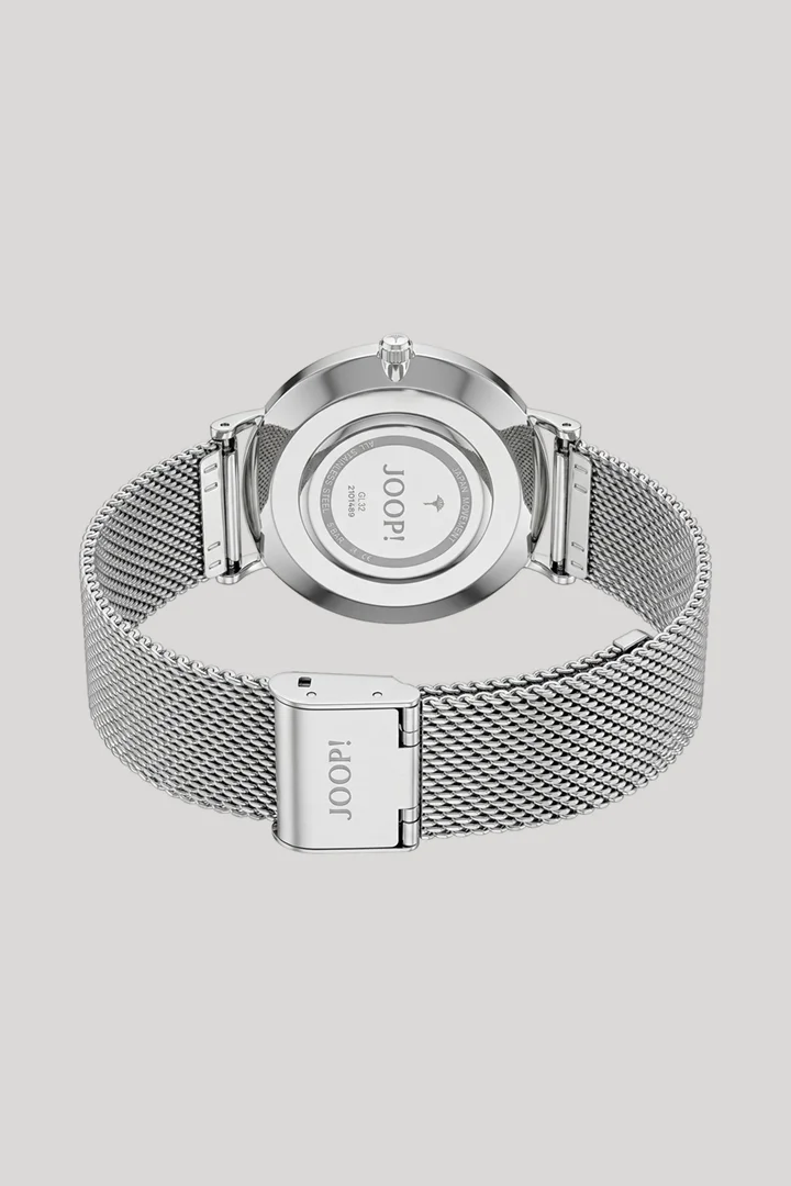 Leads to product detail page "Women’s silver wristwatch"