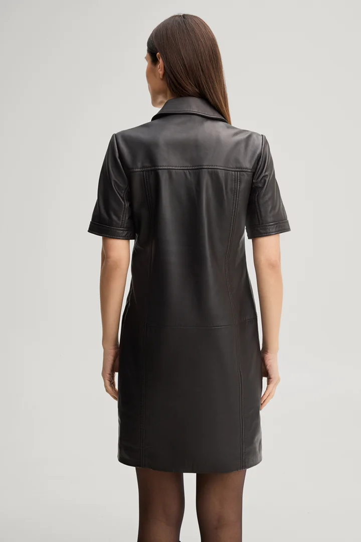 Führt zu Produktdetailseite „Lederkleid in Dunkelbraun"