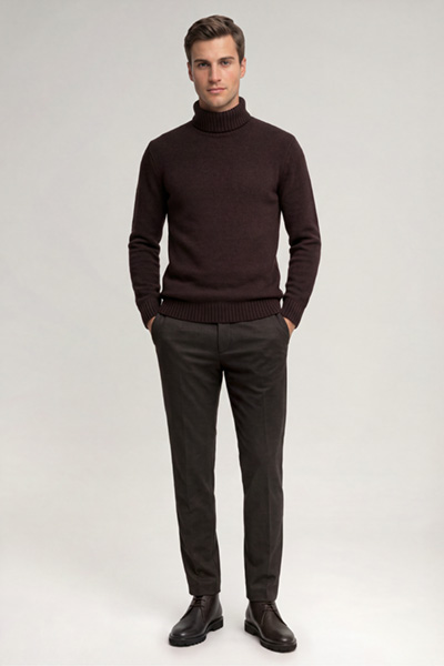 Leads to product detail page "Dark brown woollen turtleneck jumper"