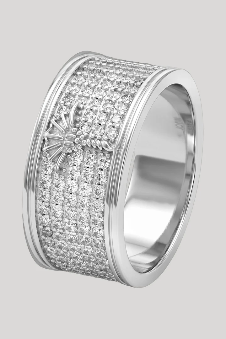 Leads to product detail page "Silver ring with cubic zirconia"