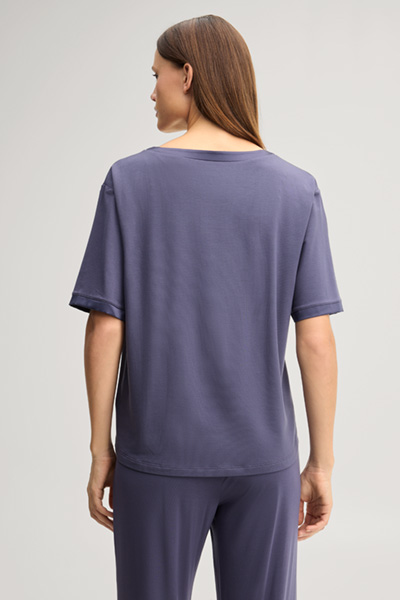 Leads to product detail page "Grey loungewear t-shirt"