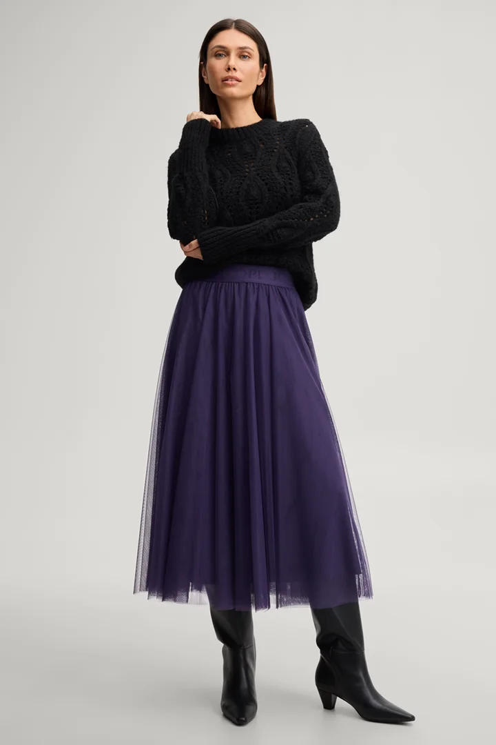 Leads to product detail page "Purple tulle skirt"