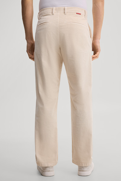 Führt zu Produktdetailseite „Chino in Offwhite"