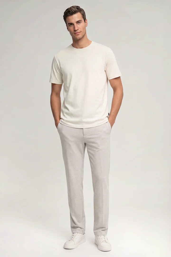 Leads to product detail page "Priamo T-shirt in Off-white"
