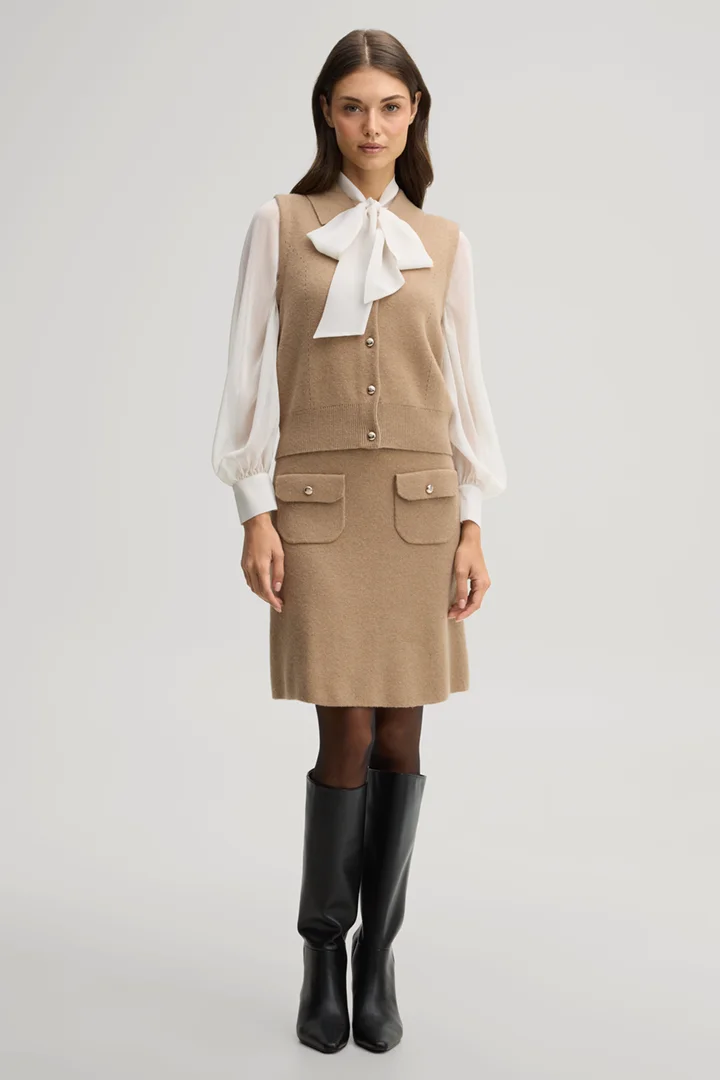 Leads to product detail page "Wool-blend knitted waistcoat with cashmere in camel"
