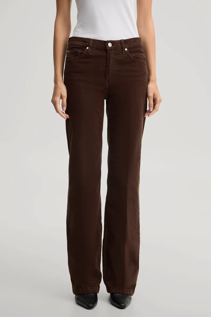 Leads to product detail page "Fine-cord jeans in dark brown"