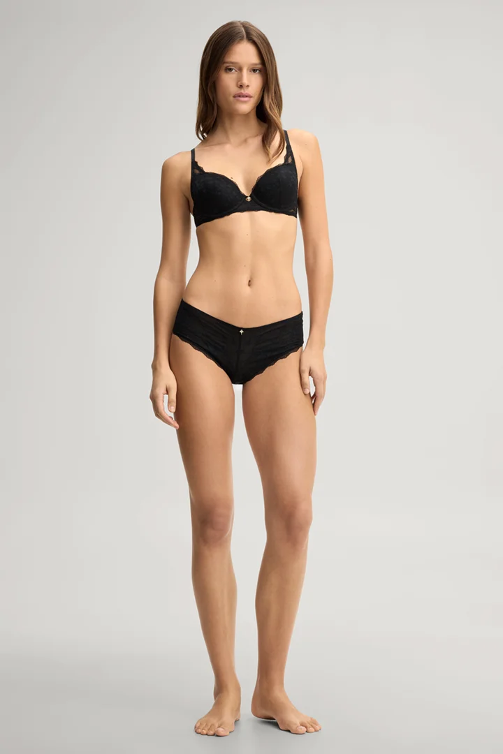 Leads to product detail page "Padded underwired bra in black with a pattern"