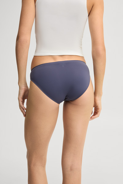 Leads to product detail page "Pack of 2 briefs in grey-blue"