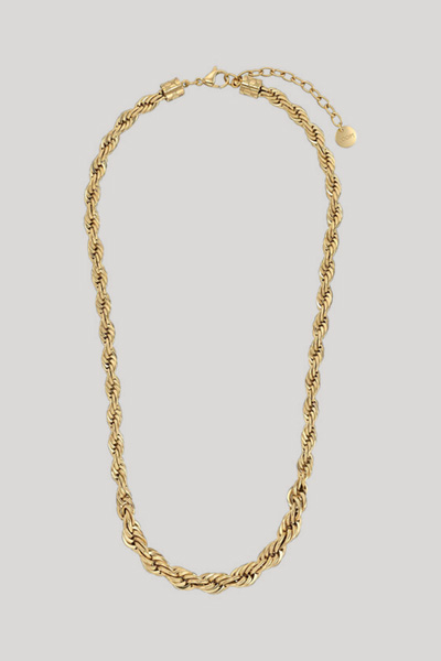 Leads to product detail page "Gold necklace"