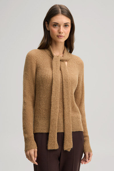 Leads to product detail page "Camel-coloured alpaca-wool blend jumper with a bow"