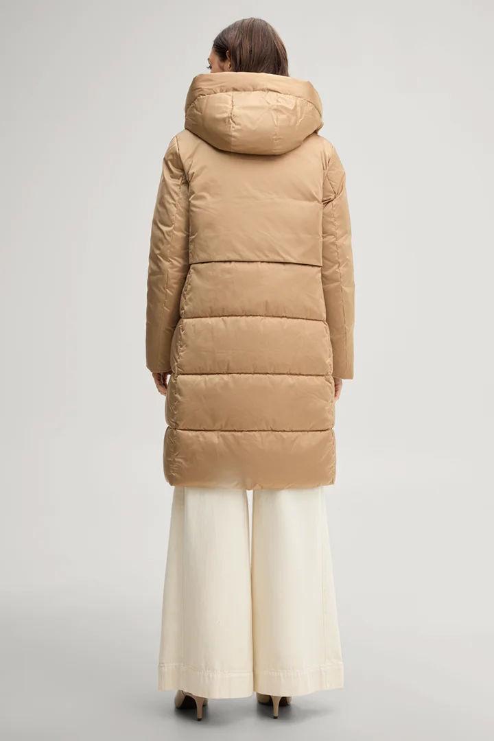Führt zu Produktdetailseite „Steppmantel in Camel"