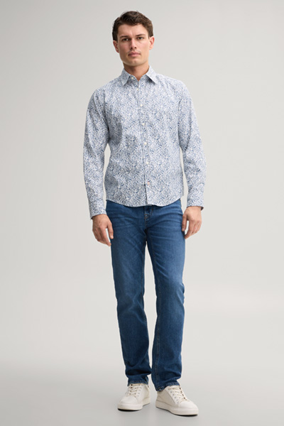 Leads to product detail page "Blue jeans"