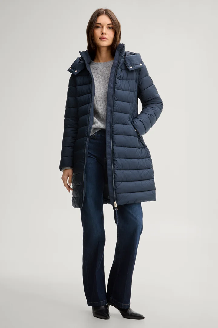 Führt zu Produktdetailseite „Steppmantel mit Kapuze in Navy"