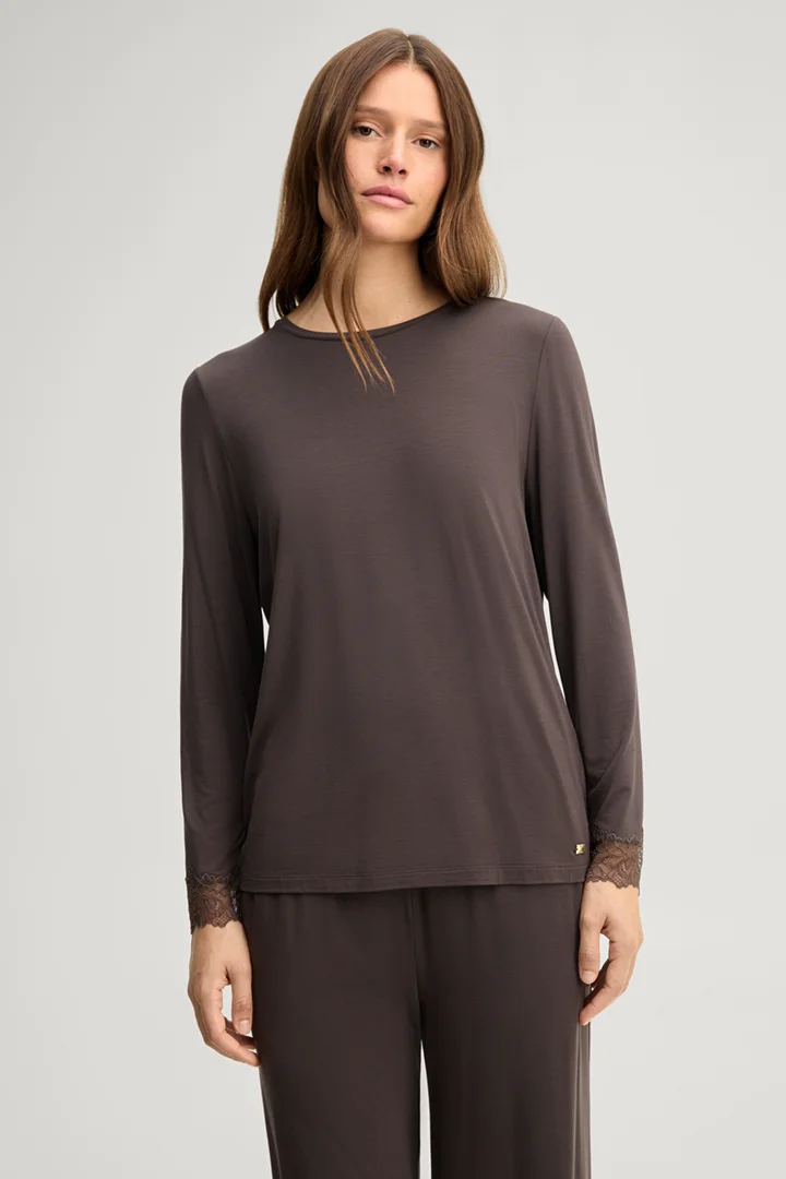 Führt zu Produktdetailseite „Loungewear Shirt in Dunkelbraun"