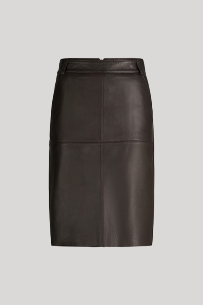 Leads to product detail page "Dark brown leather skirt"