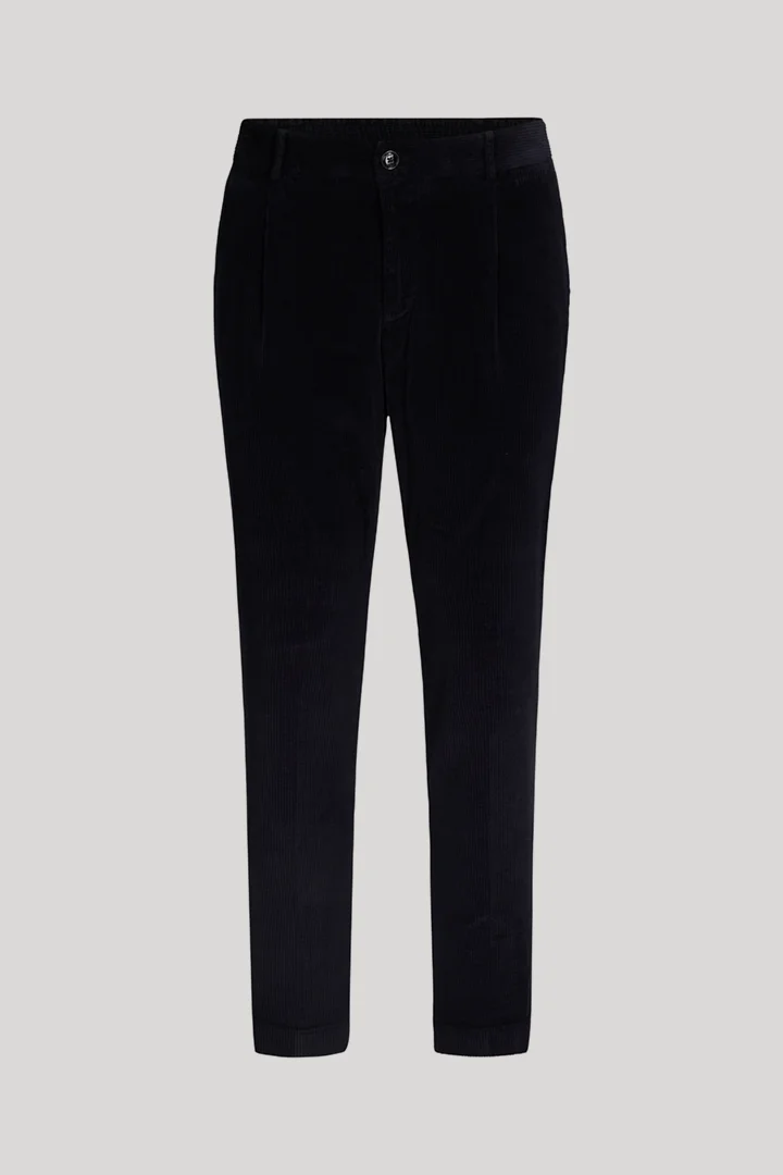 Leads to product detail page "Pleated trousers in navy"