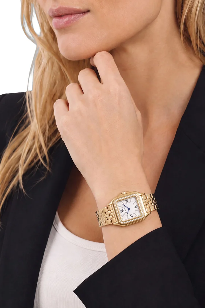 Leads to product detail page "Women’s gold wristwatch"