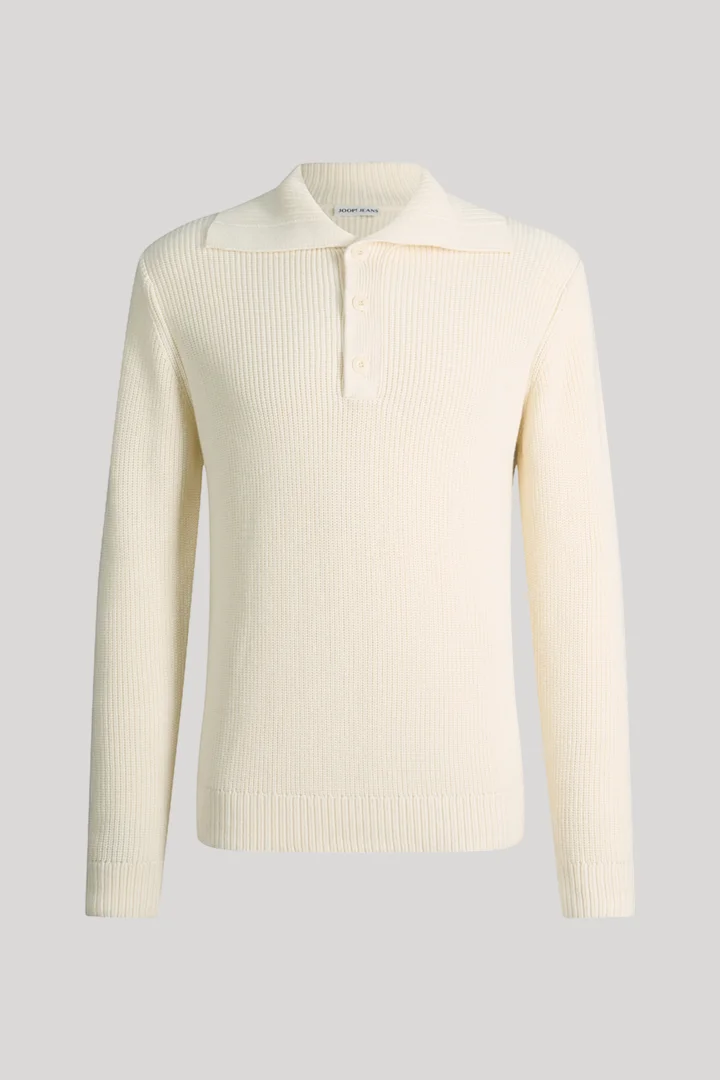 Leads to product detail page "Offwhite cotton jumper"