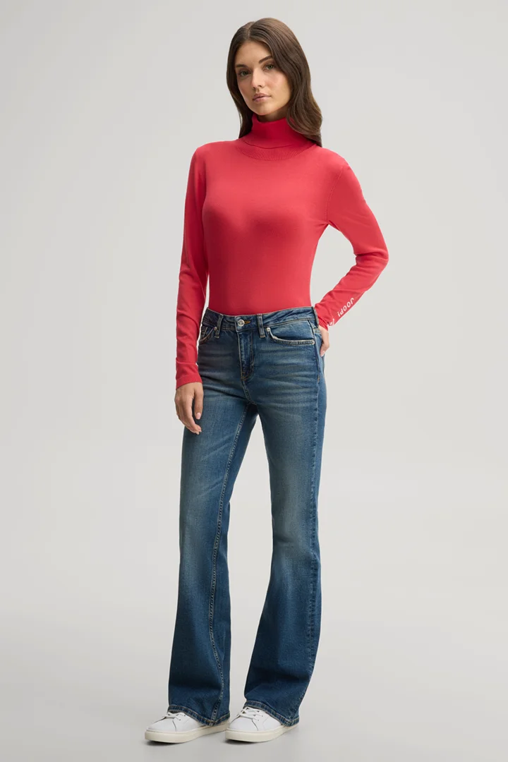 Leads to product detail page "Pink viscose roll-neck jumper"