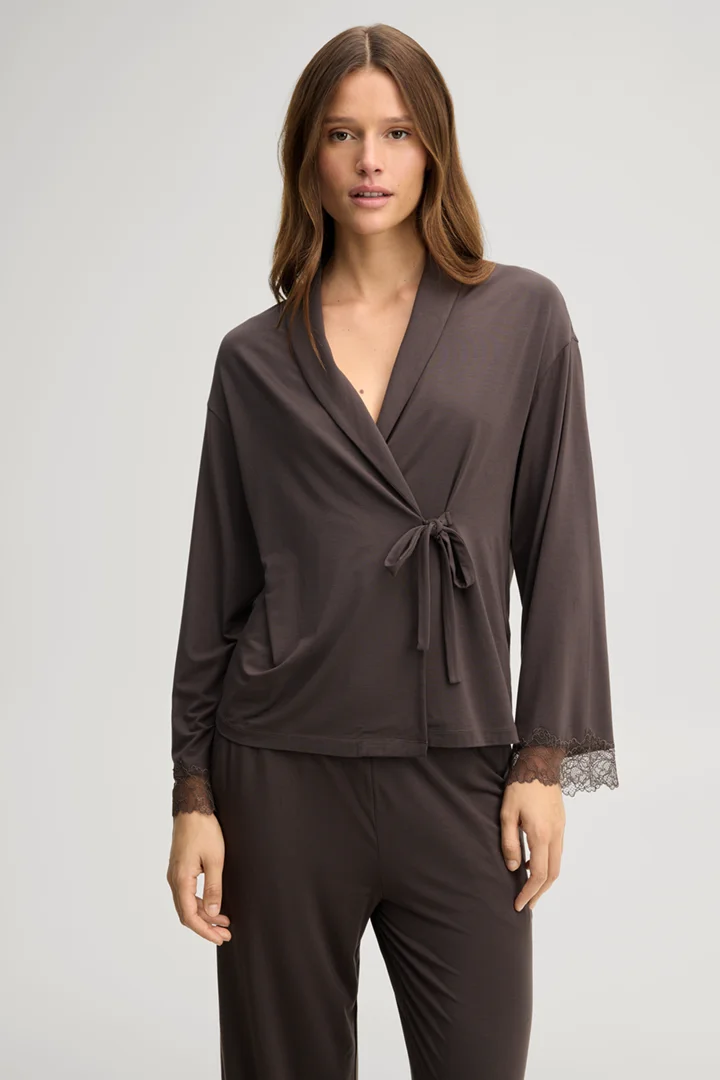 Führt zu Produktdetailseite „Loungewear Cardigan in Dunkelbraun"
