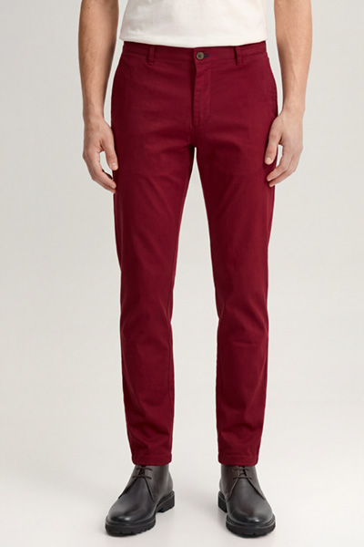 Führt zu Produktdetailseite „Chino in Bordeaux"