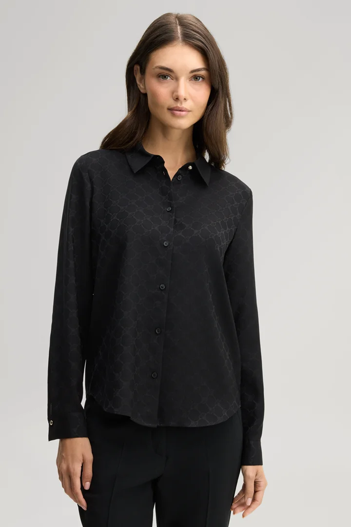 Leads to product detail page "Black cornflower-print shirt"