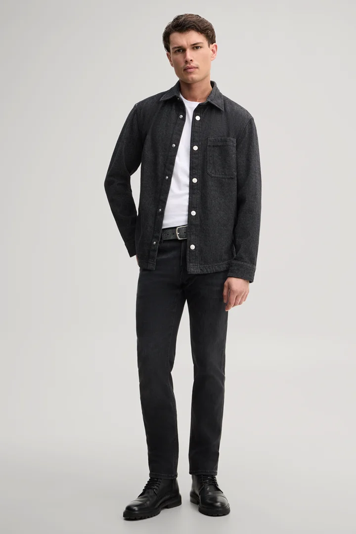 JOOP! presents the product Black stretch five-pocket jeans from the category Jeans as an outfit