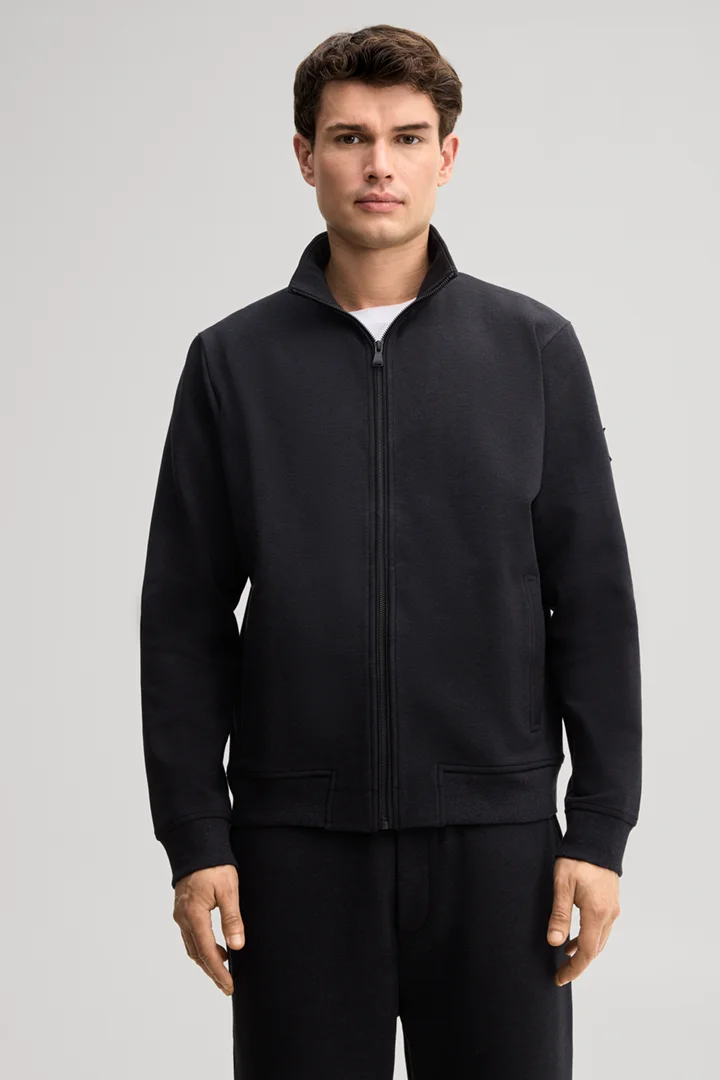 Führt zu Produktdetailseite „Sweatjacke in Schwarz"