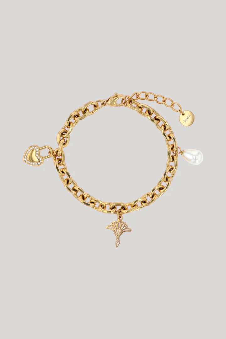 Leads to product detail page "Gold bracelet with pendants"